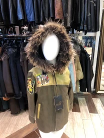 Куртка шкіряна утеплена,капюшон єнот