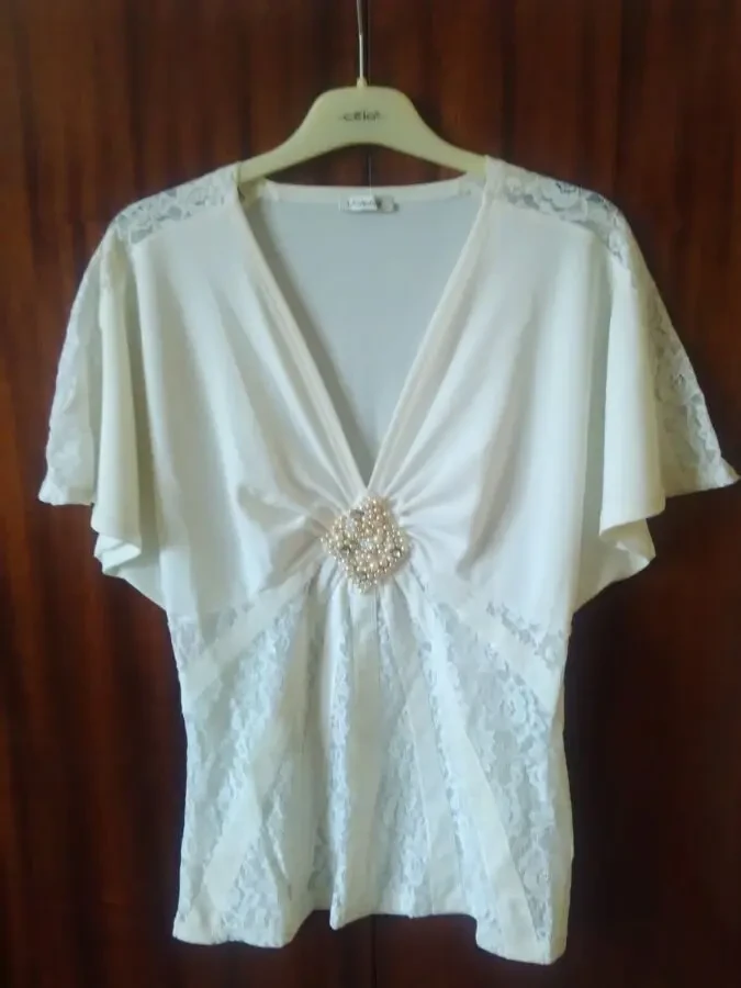 Новая блузка с брошью - 3 DVD диска с фильмами в подарок.