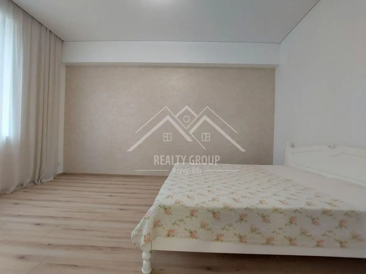 Продаж 2к сталінки з новим ремонтом на 96кварталі 8