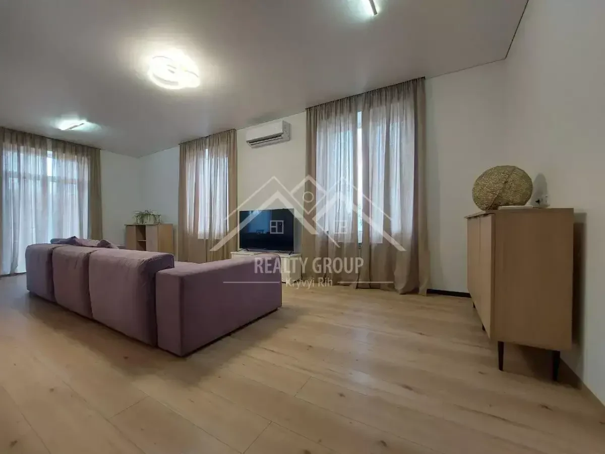 Продаж 2к сталінки з новим ремонтом на 96кварталі