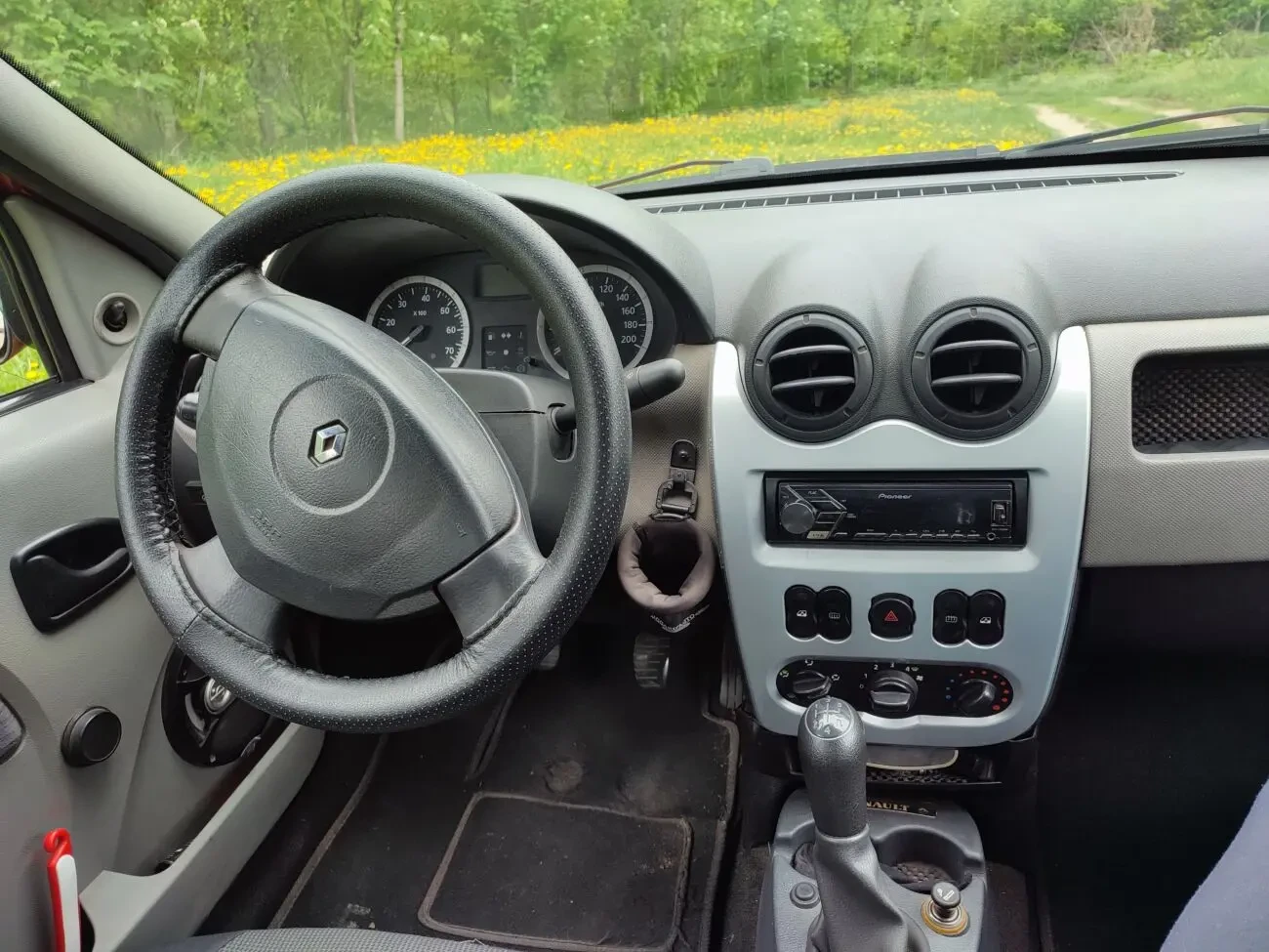 Продам Renault Logan, 1.4, 2009