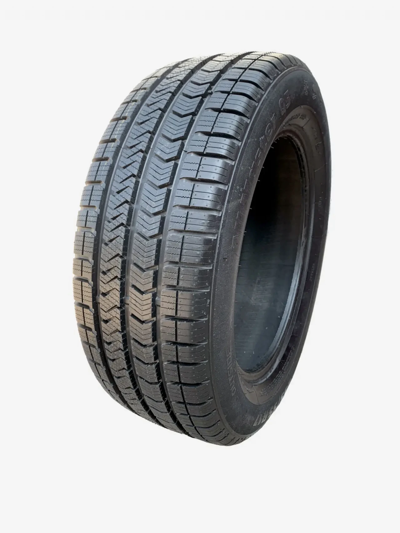 Шини всесезонні 185/60 R15 84H резина всесезонна Q5 DOMIN Poland 4