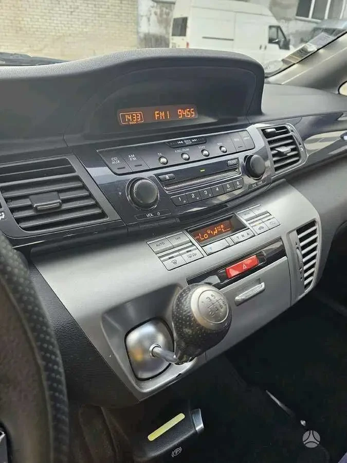 Honda FR-V 2.2 Diesel 10