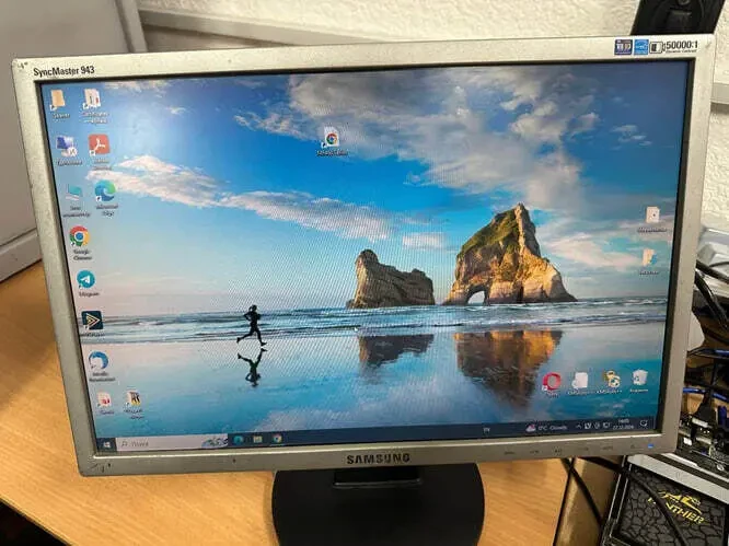 Монитор Samsung Sync Master 943NW