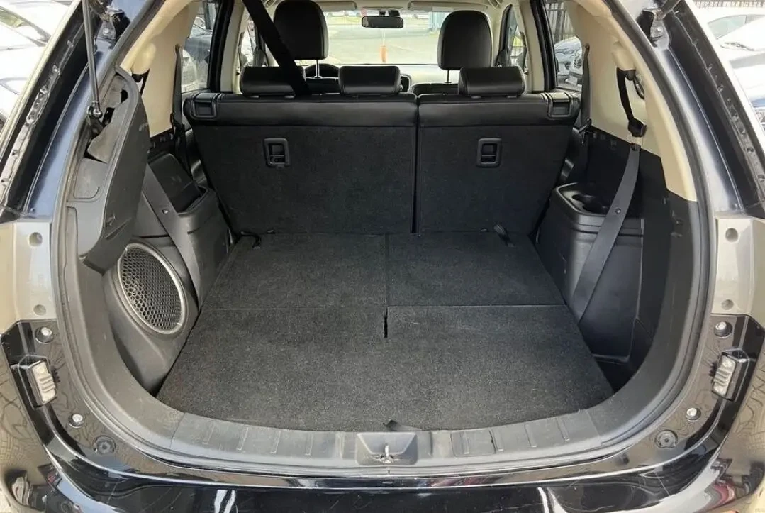 Mitsubishi Outlander 2.2 DI-D 7