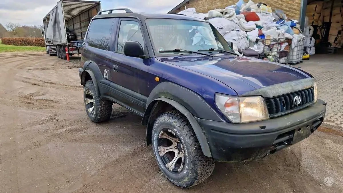 Toyota Land Cruiser 2