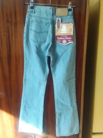 Женские джинсы Marlboro.