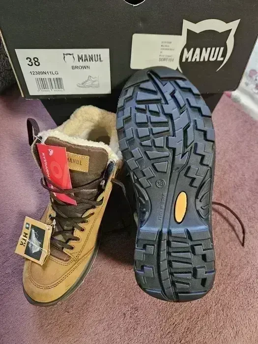 Жіночі зимові черевики 38 розмір.