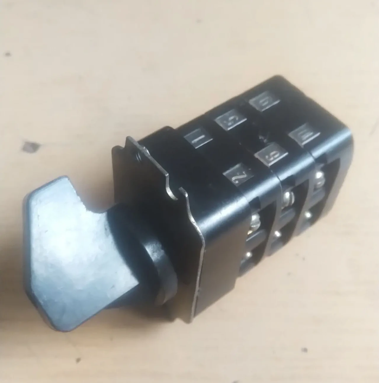 Перемикач кулачковий пакетний галетний, універсальні. 2