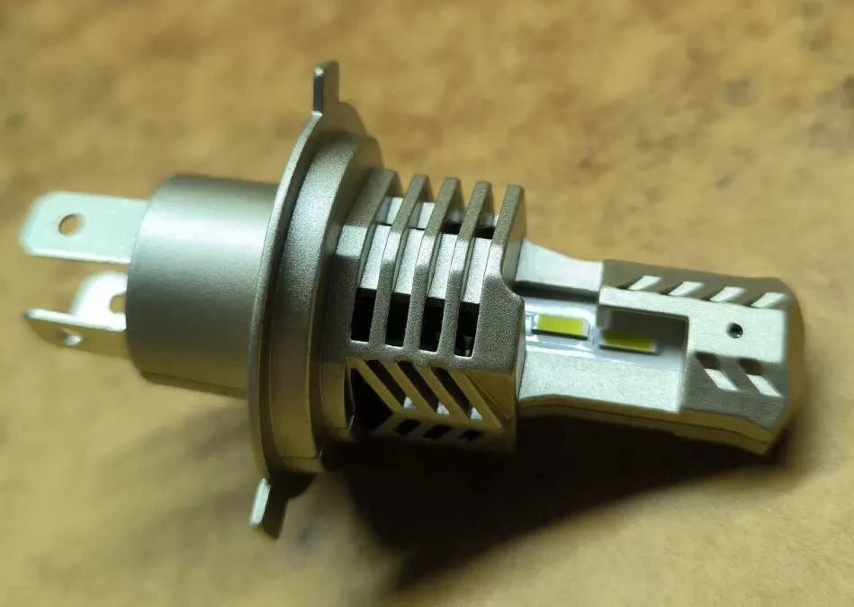 Світлодіодна Led лампа H4 Oxilamp 2