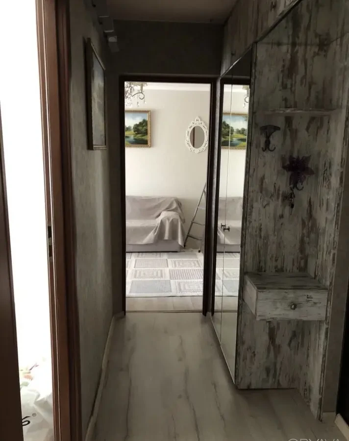 Сдам 2 ком кв на Красном Камне 9