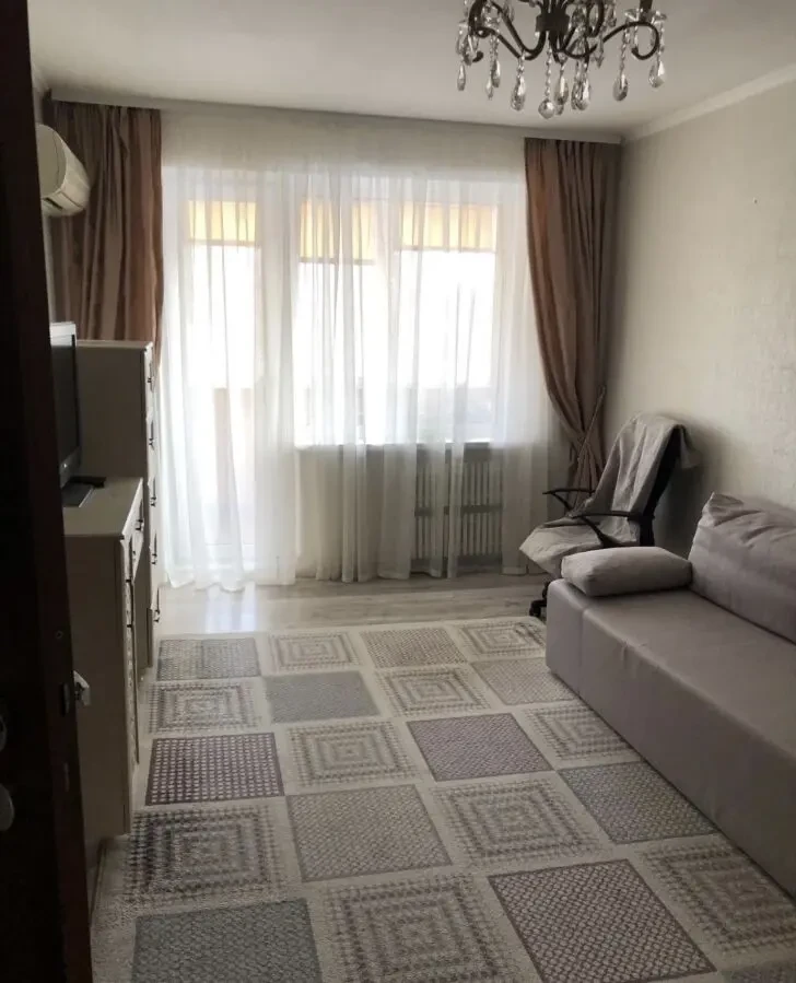 Сдам 2 ком кв на Красном Камне 2