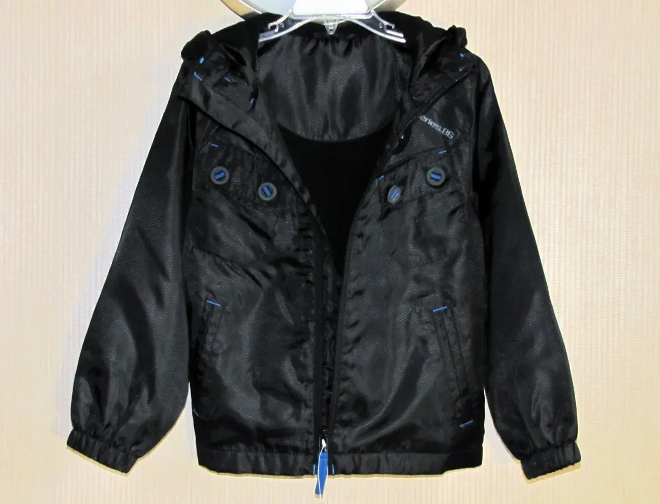 Брендова куртка, від 5 до 7 років, нова 3