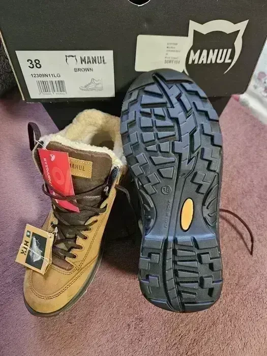 Жіночі зимові черевики 38 розмір.