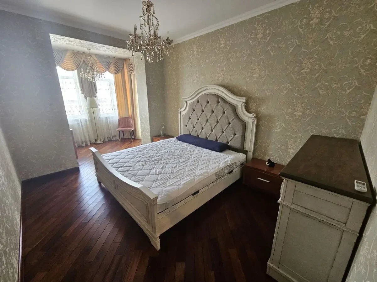 Оренда Центр 140м Печерськ Лесі Українки 7А 4