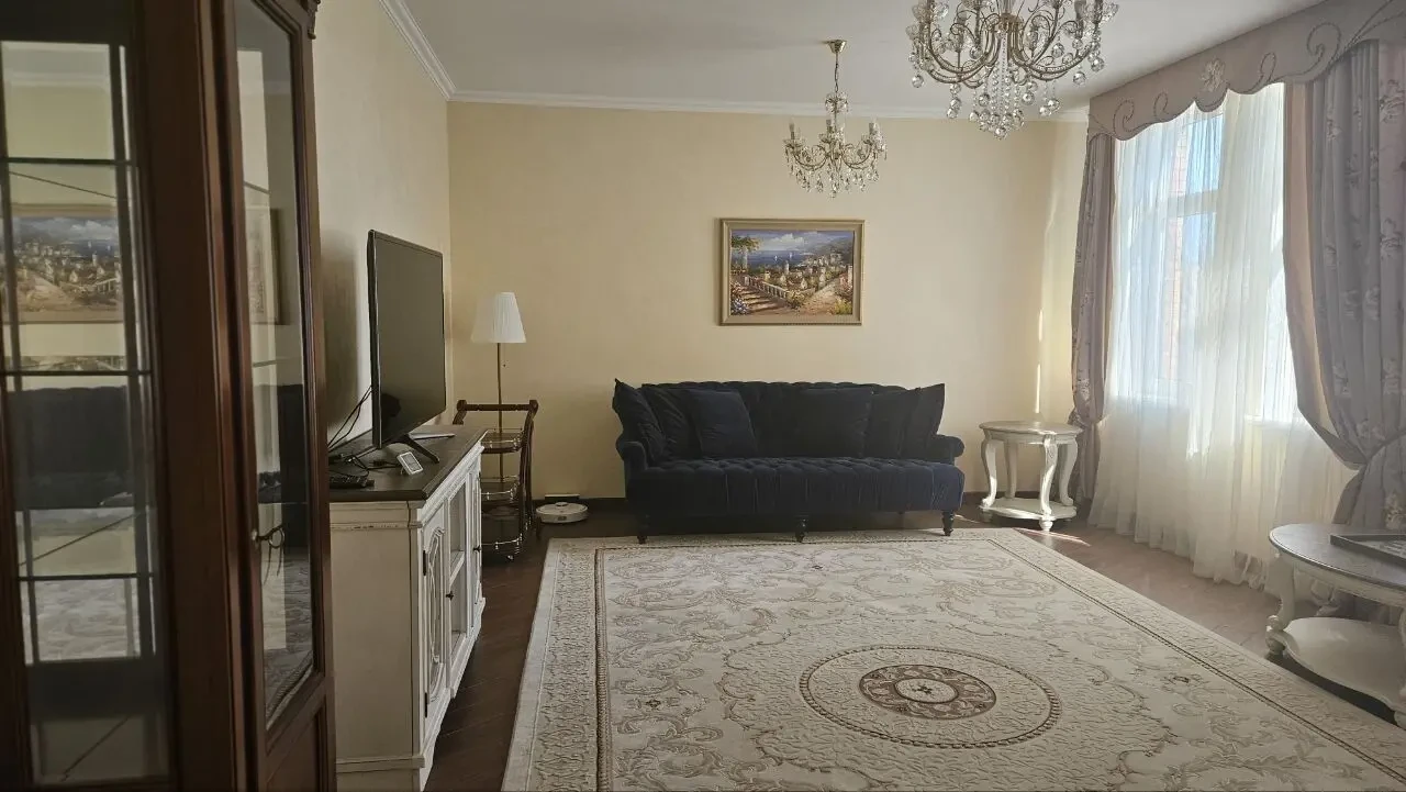 Оренда Центр 140м Печерськ Лесі Українки 7А 7