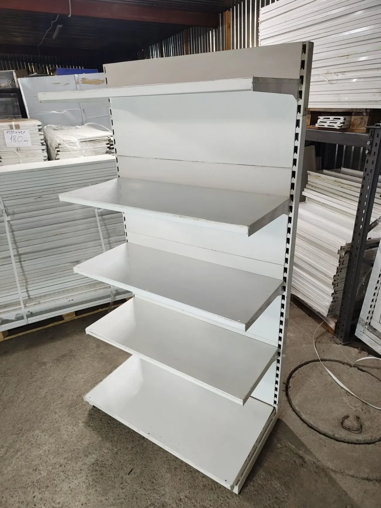 Торгові стелажі металеві , вітрина стелаж , стелажі , металеві 4