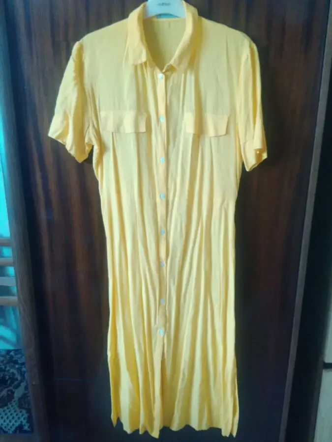 Женский желтый халат - 2 DVD диска с записями фильмов в подарок.