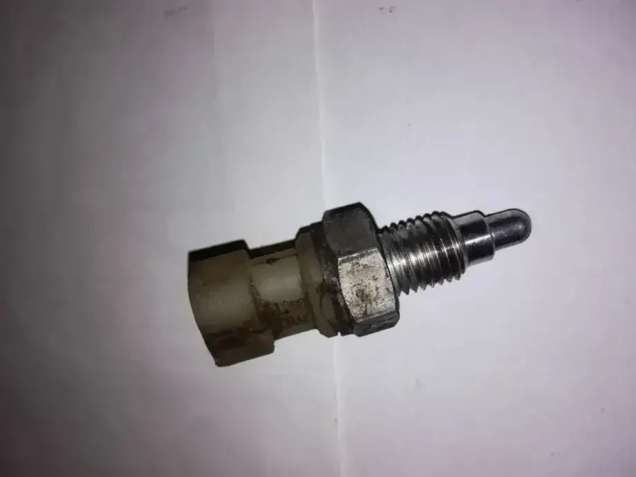 Датчик вмикання заднього ходу Opel Combo C 1.7dti