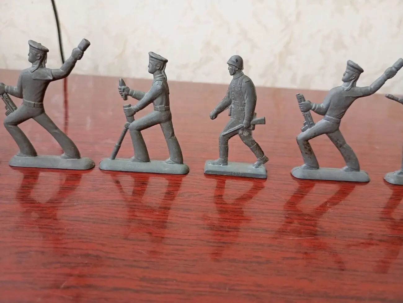Оловянные солдатики - 12 штук (СССР). 3