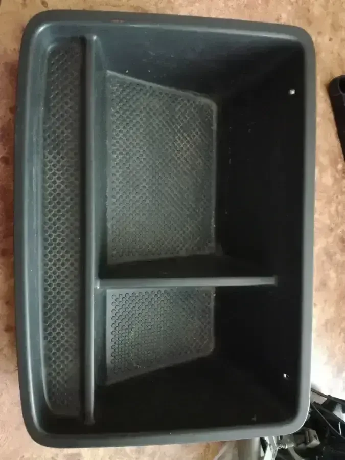 Накладка (поличка)  торпедо Volkswagen Caddy 2004-