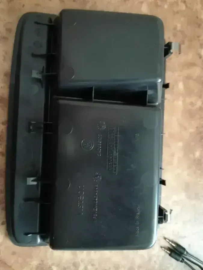 Накладка (поличка)  торпедо Volkswagen Caddy 2004- 3