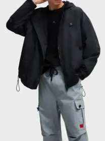 Ветровка Hugo Boss фирменная.