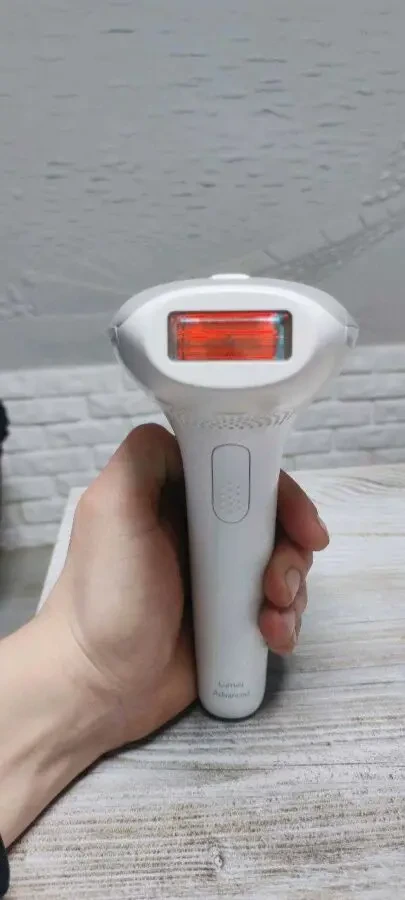 Фотоепілятор Philips Lumea Advanced 4