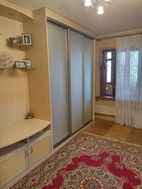 Продам 3-х комнатную квартиру Дарницкий район метро Позняки