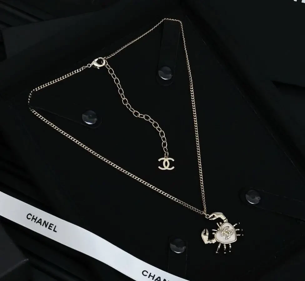 Підвіска Chanel 2