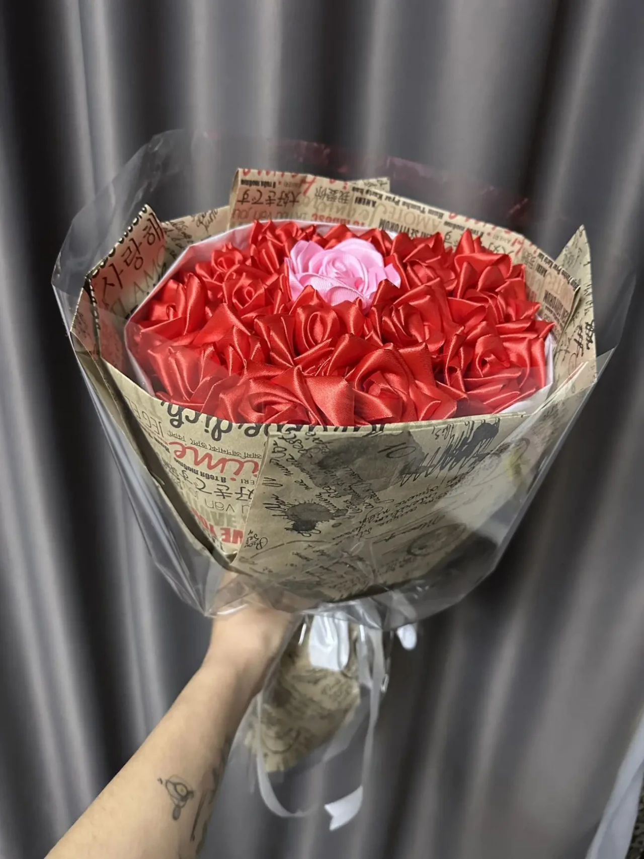 Делаю цветы из атласных лент 5