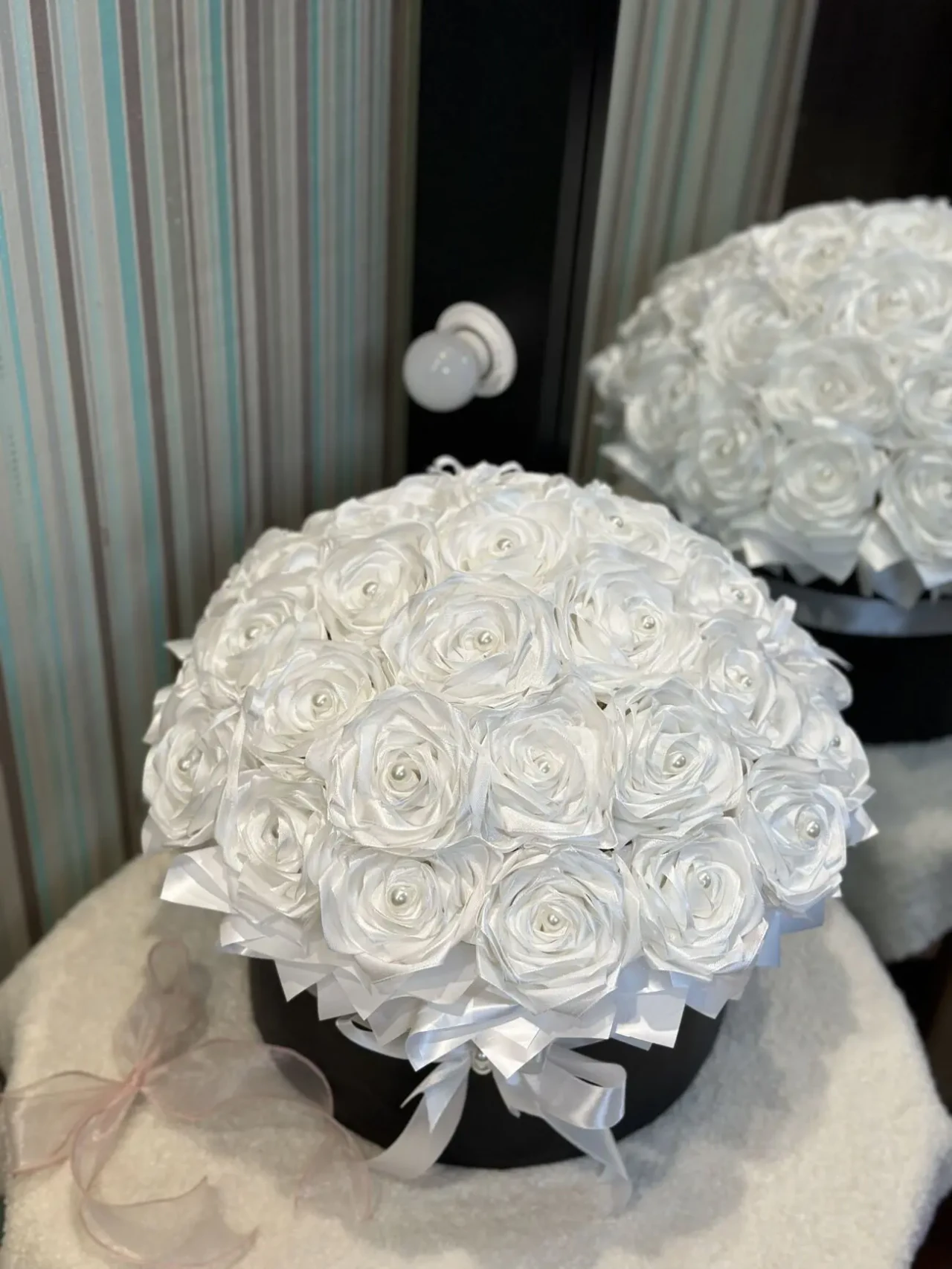 Делаю цветы из атласных лент