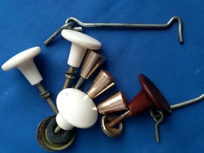 Инструмент ручки , крючки мебельные , для дома, дачи, разные, раритет 9