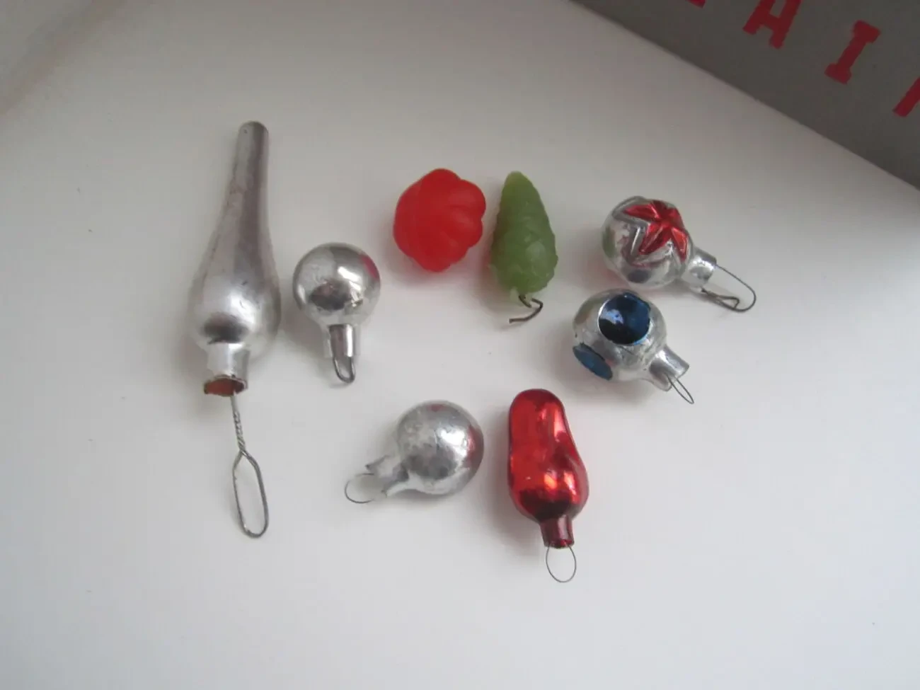 Елочные игрушки. 8 шт. Лот из чердака.