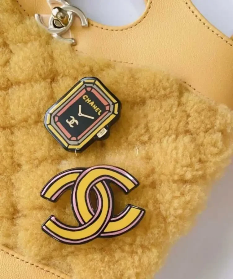 Брошка Chanel 3