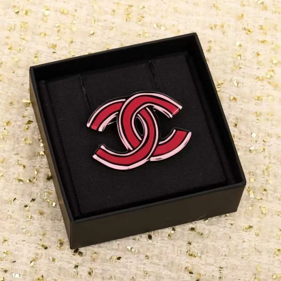 Брошка Chanel 5