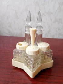 Набор солянка, перечница, емкости для приправ, уксуса (СССР).