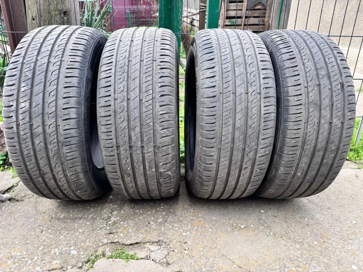 Продам шини BARUM 215/55 R16 3