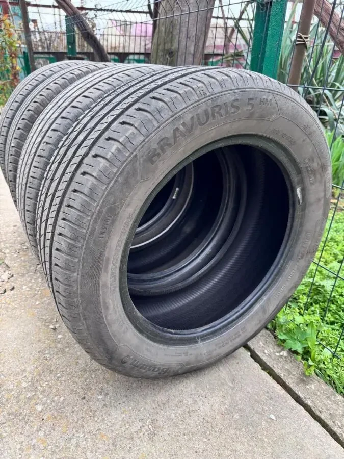 Продам шини BARUM 215/55 R16 6