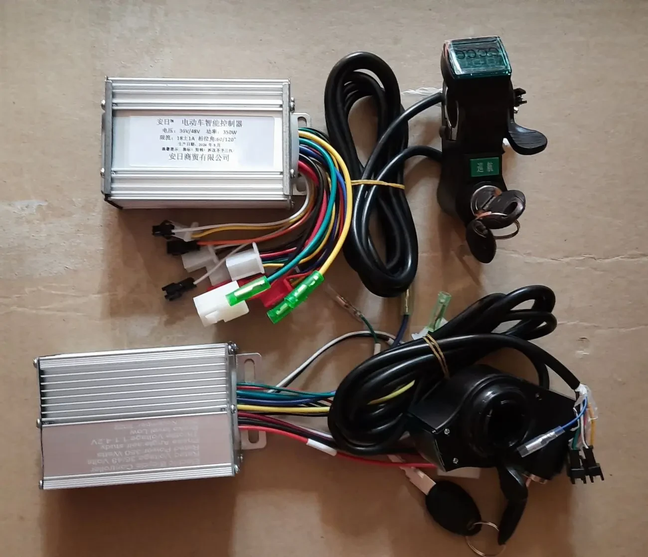 Контроллер вело,самокат 24/36 V 250 W. 36/48 V 350w. Ручка газа . 2