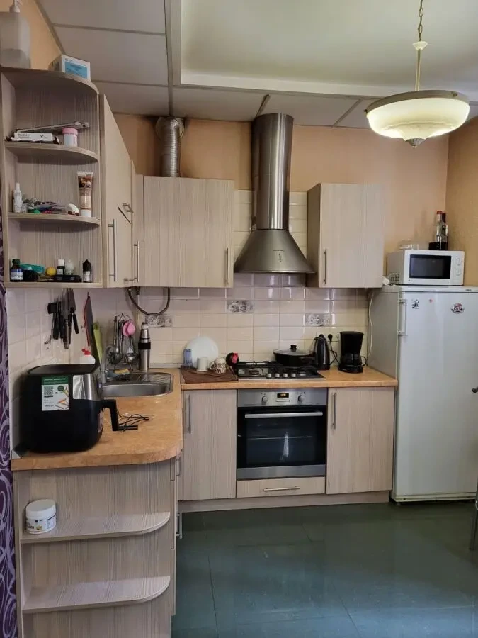 Продам 2кв, 50кв.м. пр.Шевченка/ Р.Кармена 4