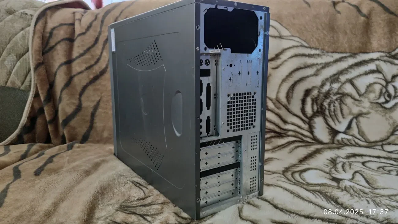 Корпус для складання компютера 4