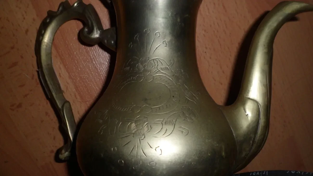 Кувшин на трьох ніжках. Антикварний. Латунь 2