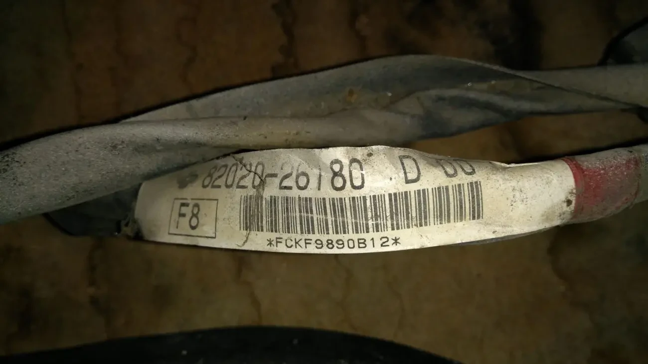 коса проводов для датчика парковки и удара Toyota Hiace 4