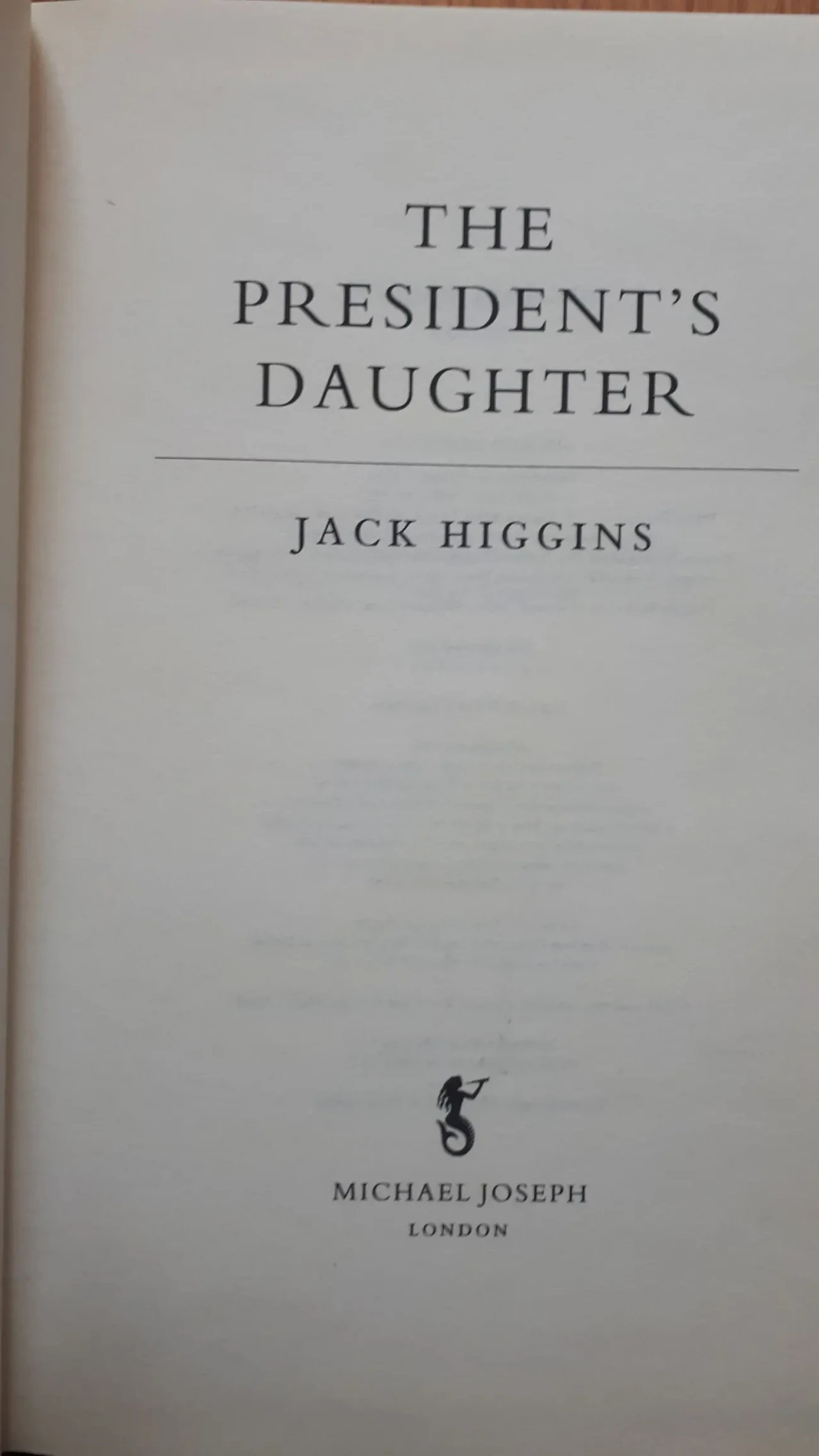 President's Daughter The Jack Higgins English книга на Английском 2