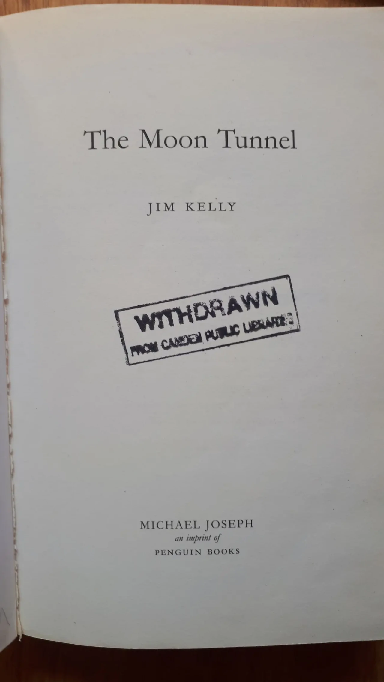 Moon Tunnel The Jim Kelly English книга на Английском 3