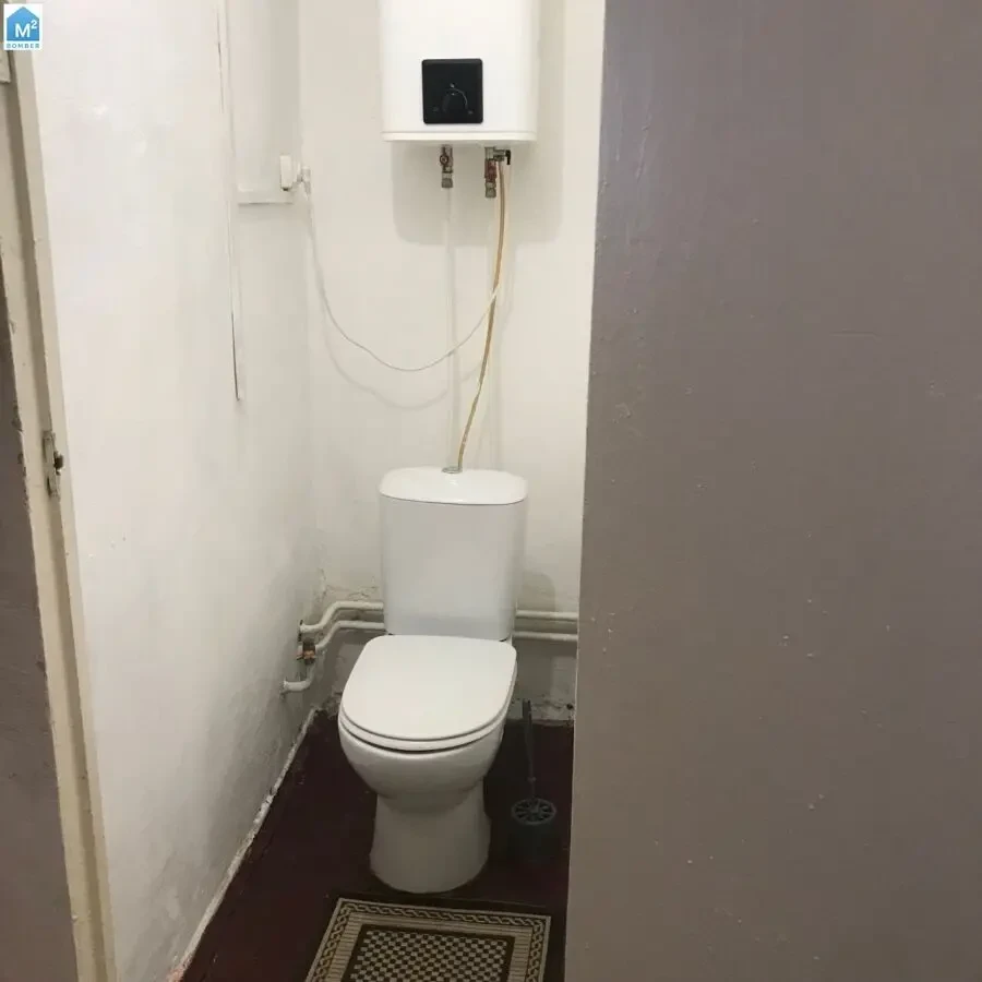 однокімнатна квартирка Севастопольська площ, чоколівський бул 8