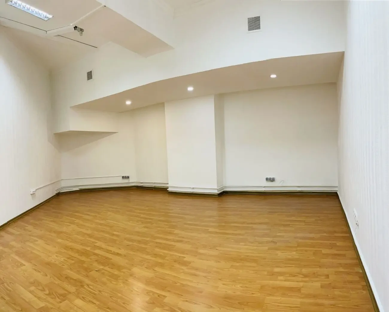 Без %, Оренда офіс приміщення 44м2 м.Лівобережна магазин салон 5