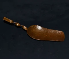 Совок для выпечки. Медь. Размер 8,5 х 24 см. Первая половина прошлого