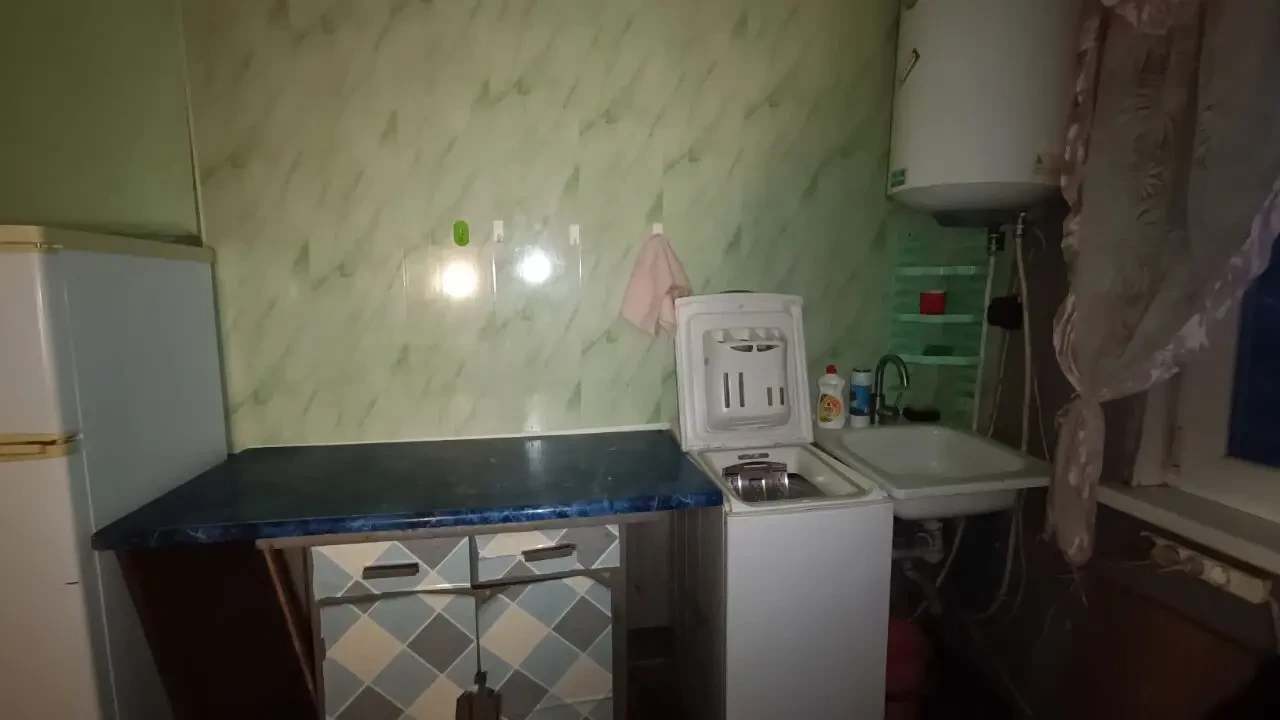 Продається гостинка в районі центрального ринку 4